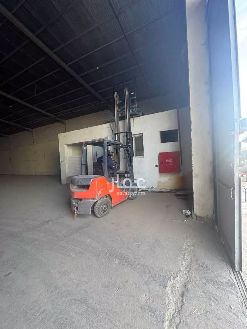 100275 sqm warehouse in Al Sulay 3