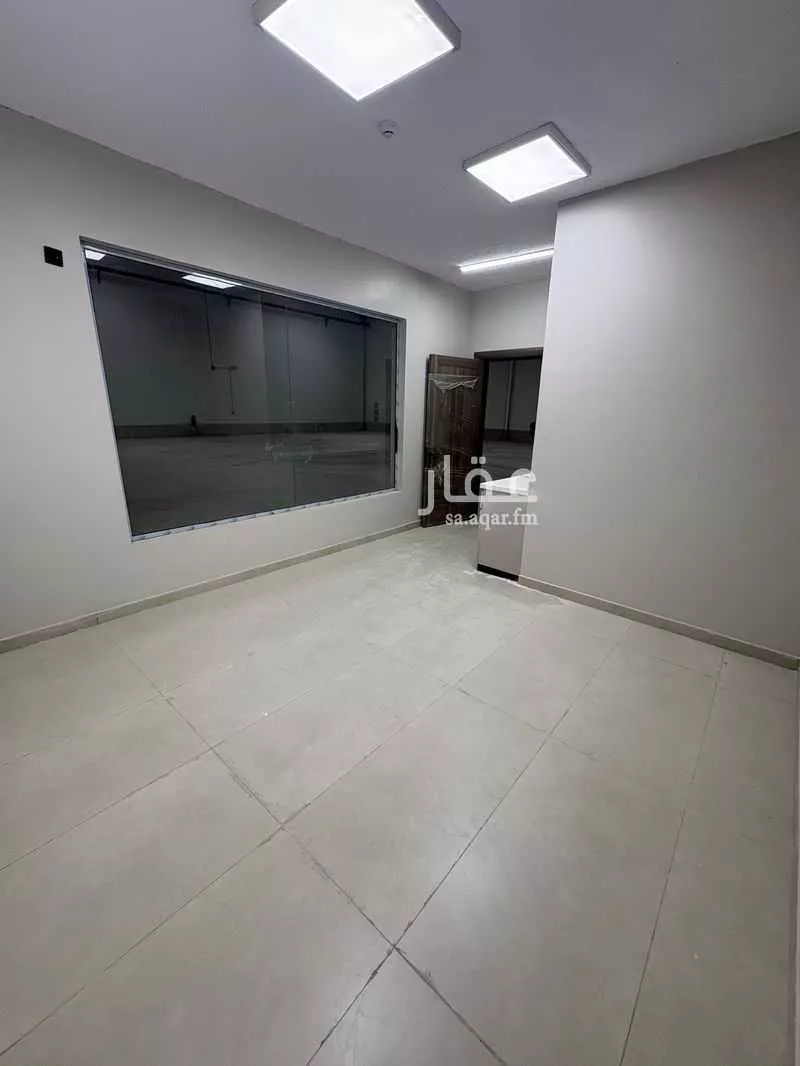 900 sqm warehouse in An Nadhim 2