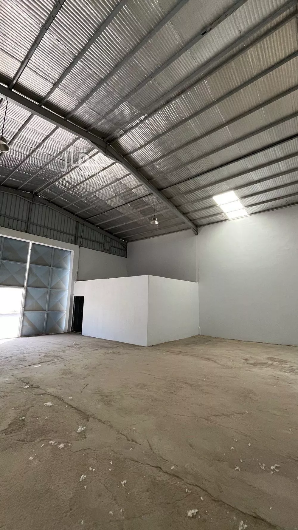 1050 sqm warehouse in Al Faisaliyyah 5