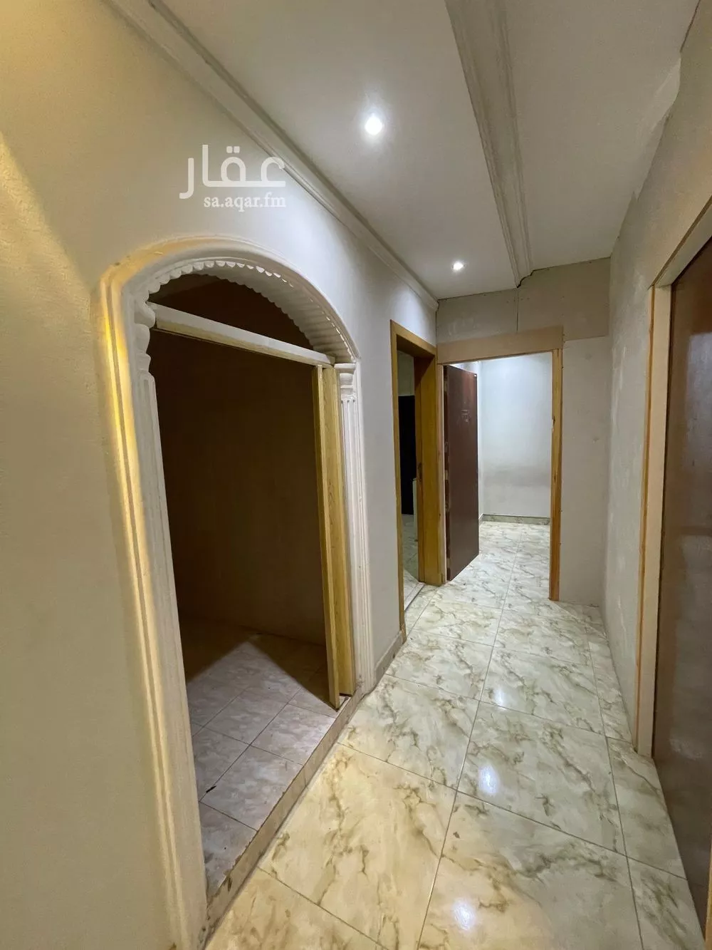 مستودع 4500 م² في العارض 13