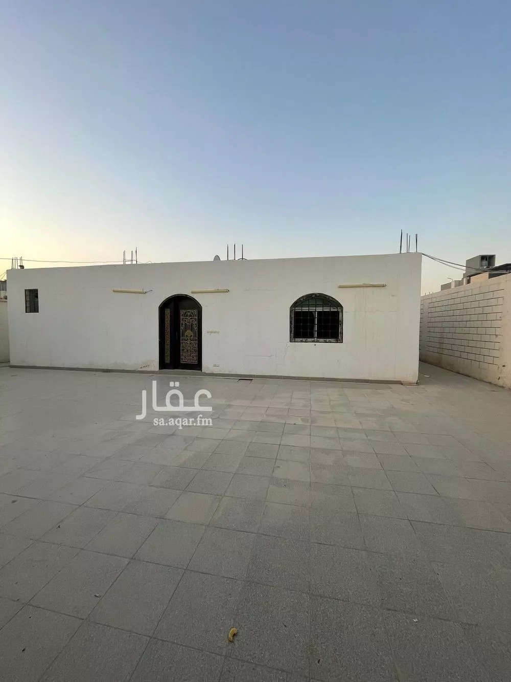 مستودع 4500 م² في العارض 16