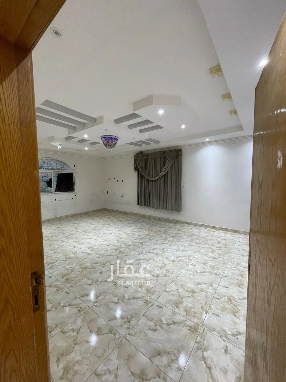 مستودع 4500 م² في العارض 24