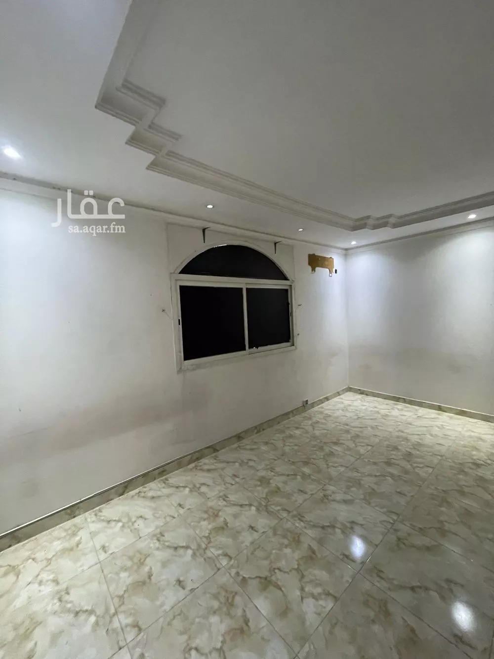 مستودع 4500 م² في العارض 28