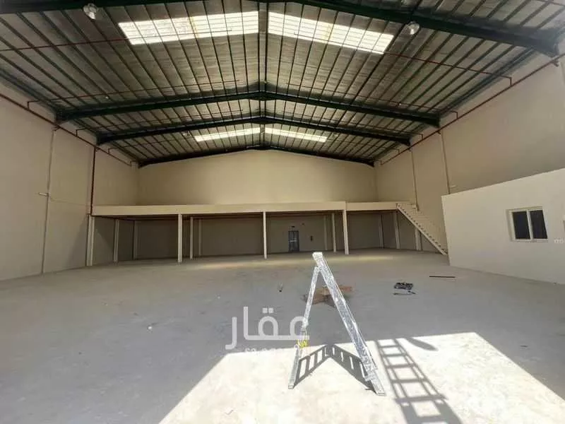 900 sqm warehouse in Al Mishal 4