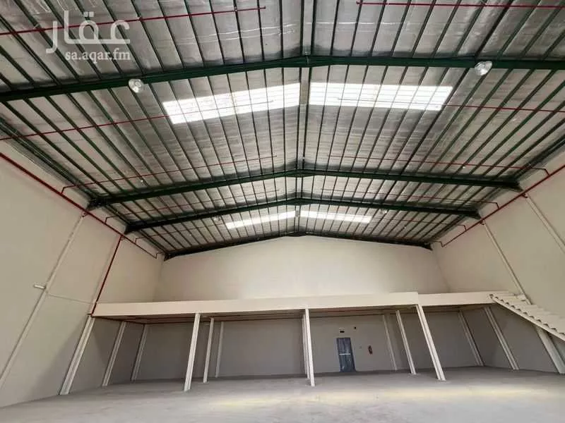 900 sqm warehouse in Al Mishal 6