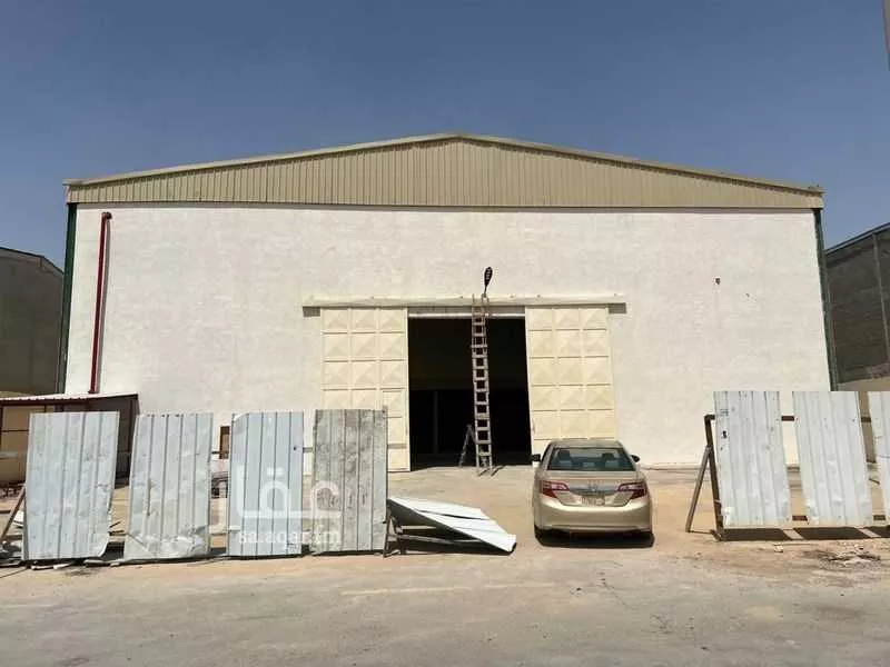 900 sqm warehouse in Al Mishal 7