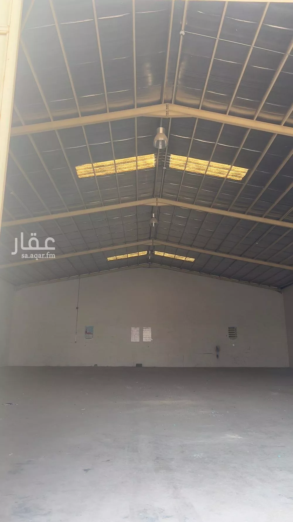 مستودع 600 م² في المشاعل 4