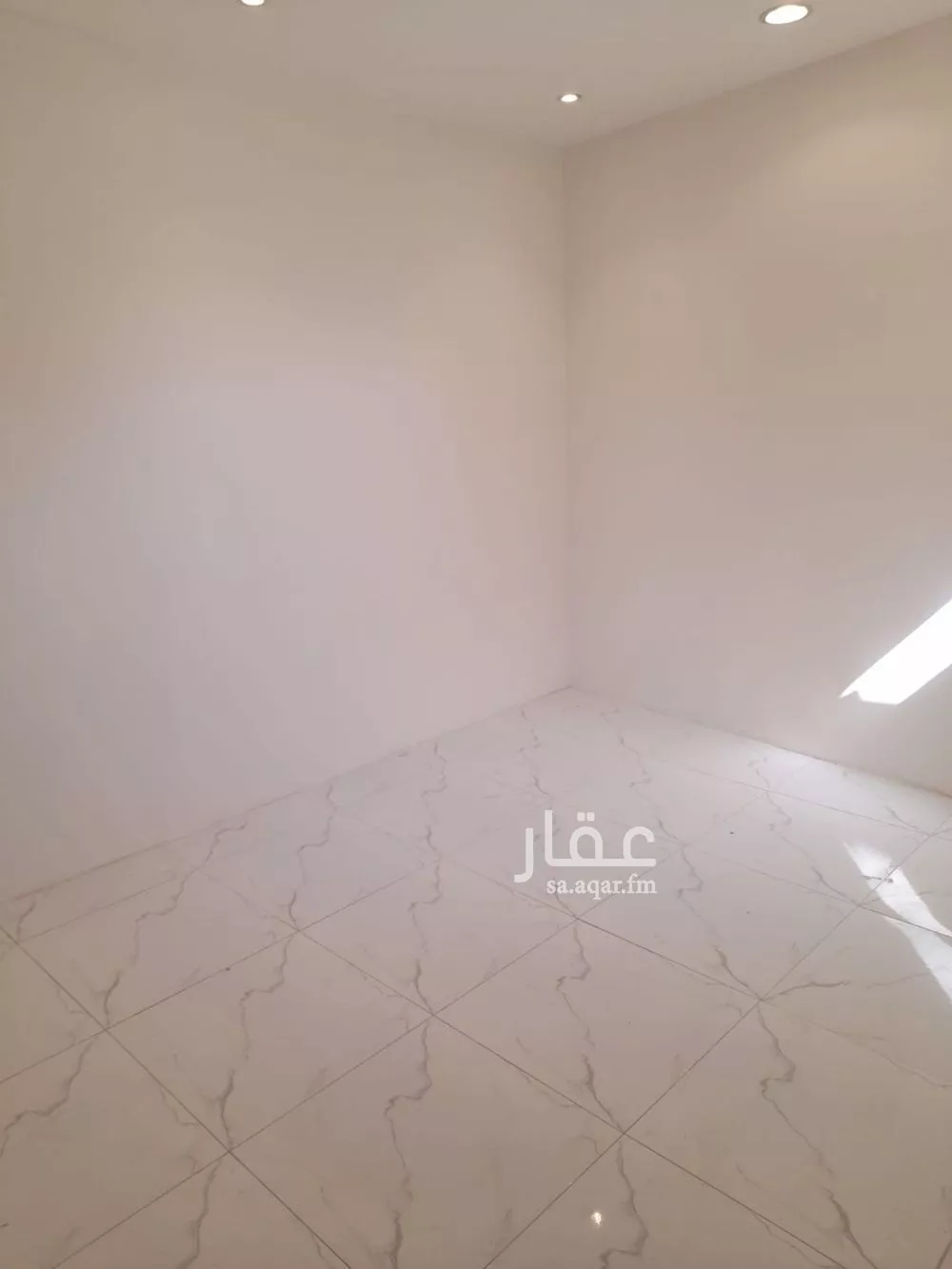عمارة 117 م² في ام الحمام الشرقي 11