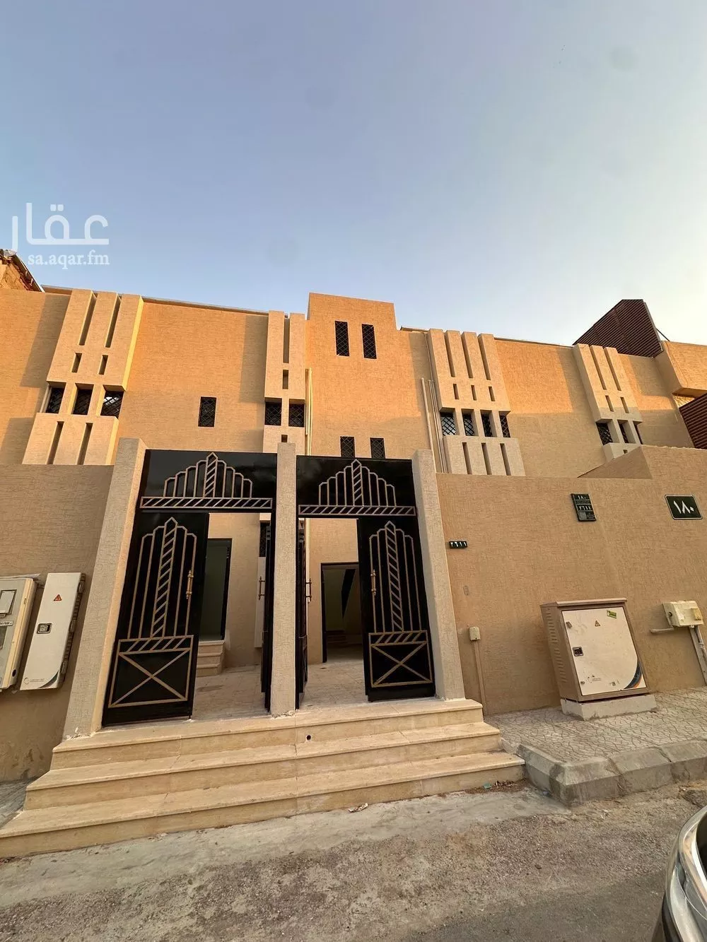 عمارة 400 م² في العريجاء الوسطى 6