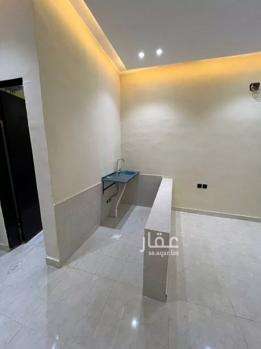 1600 sqm building in Al Rimal 4