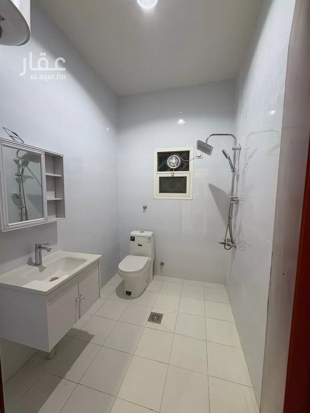 عمارة 750 م² في الوادي 8
