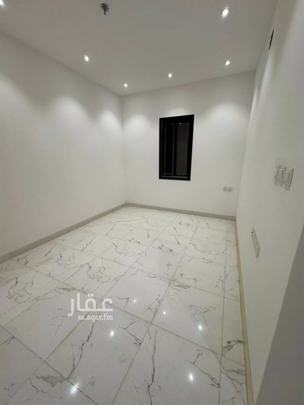 عمارة 1319 م² في الشرق 6