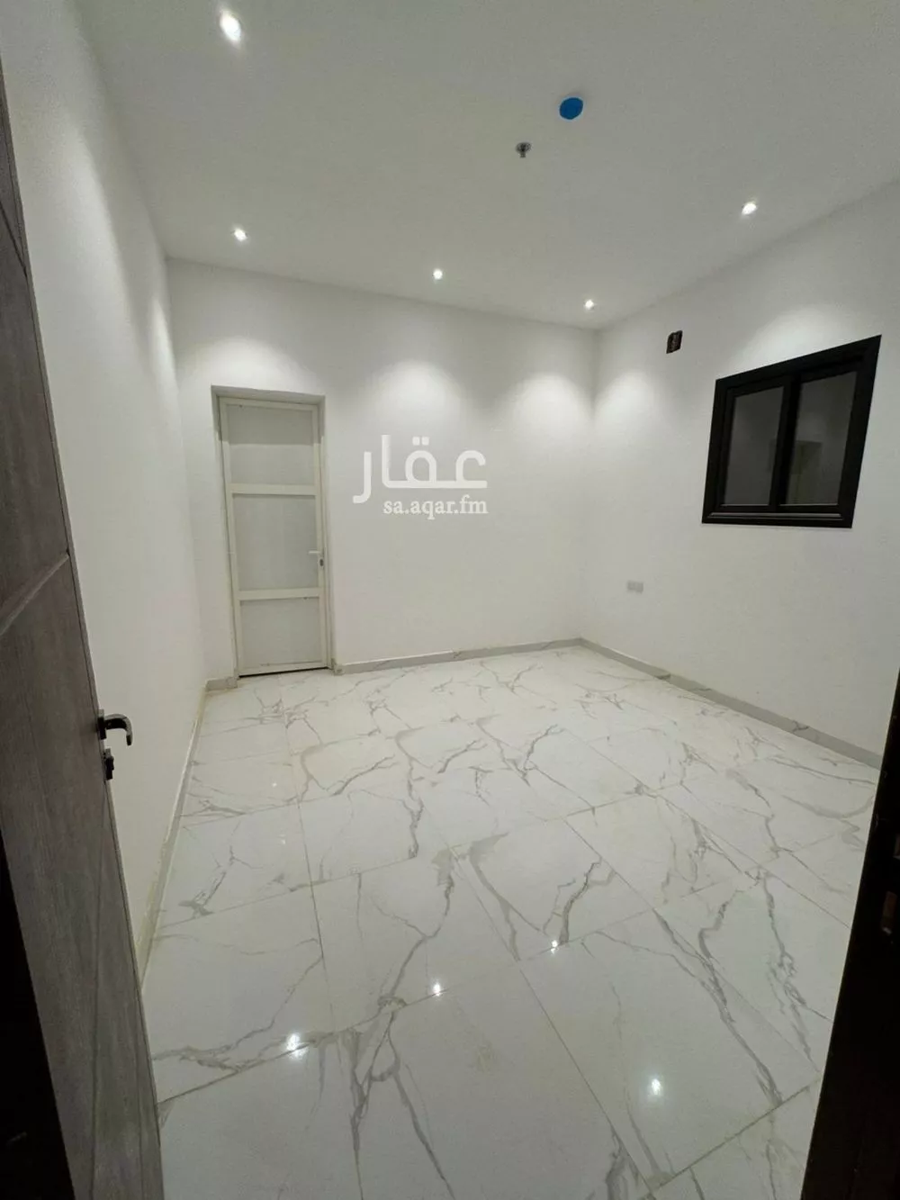 عمارة 1319 م² في الشرق 8