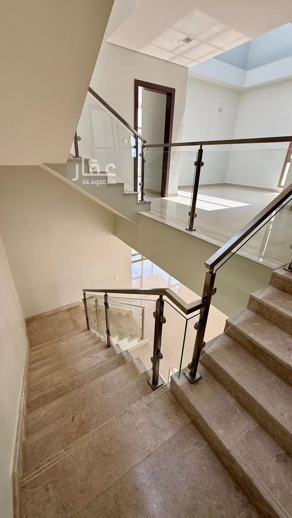 212 sqm building in Al Munsiyah 7