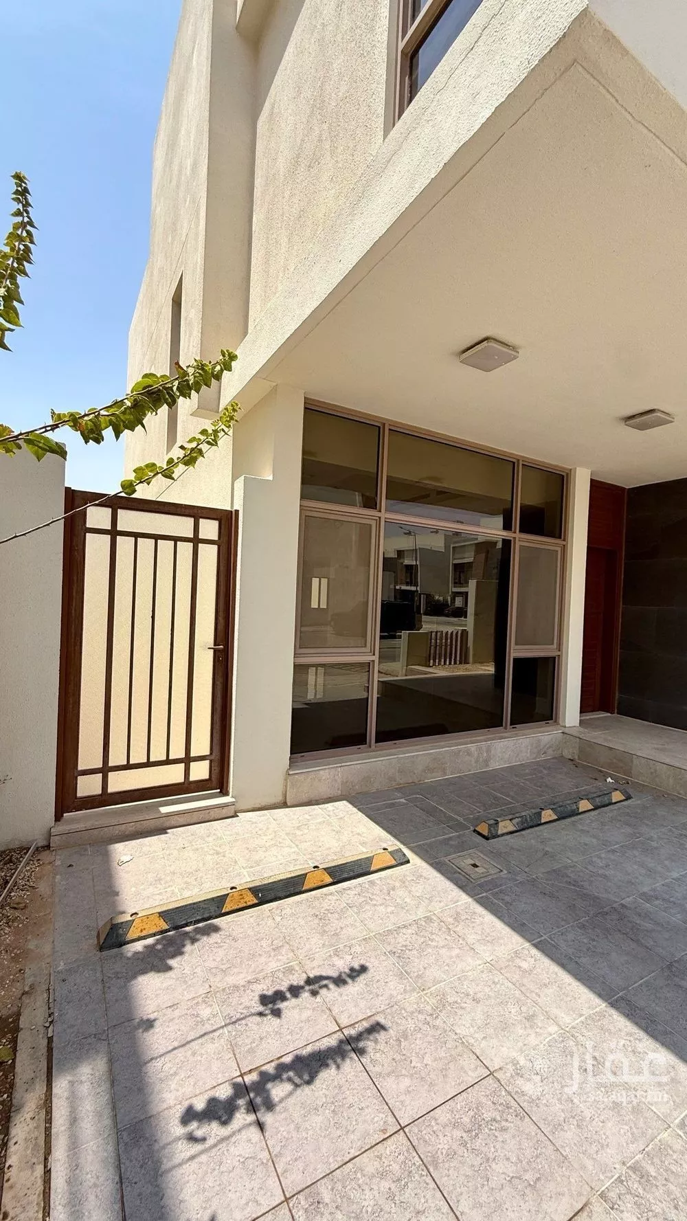 212 sqm building in Al Munsiyah 9