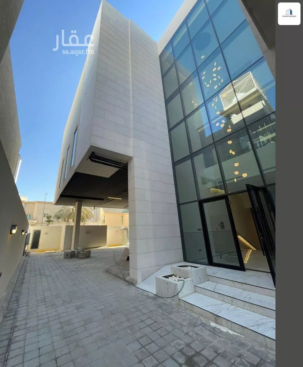 عمارة 2666 م² في النزهة 14