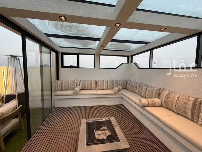 عمارة 560 م² في الملك فهد 6
