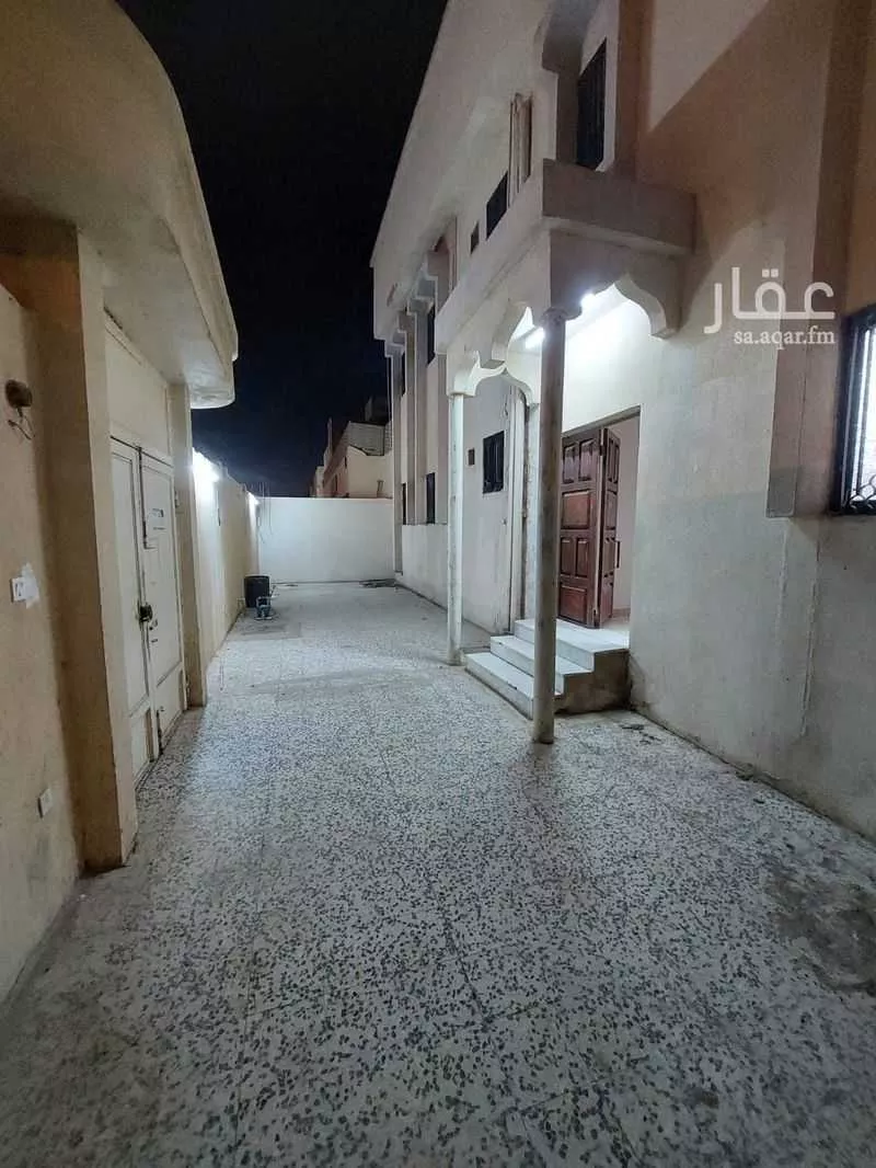 400 sqm building in Al Uraija Al Gharbiyah 7