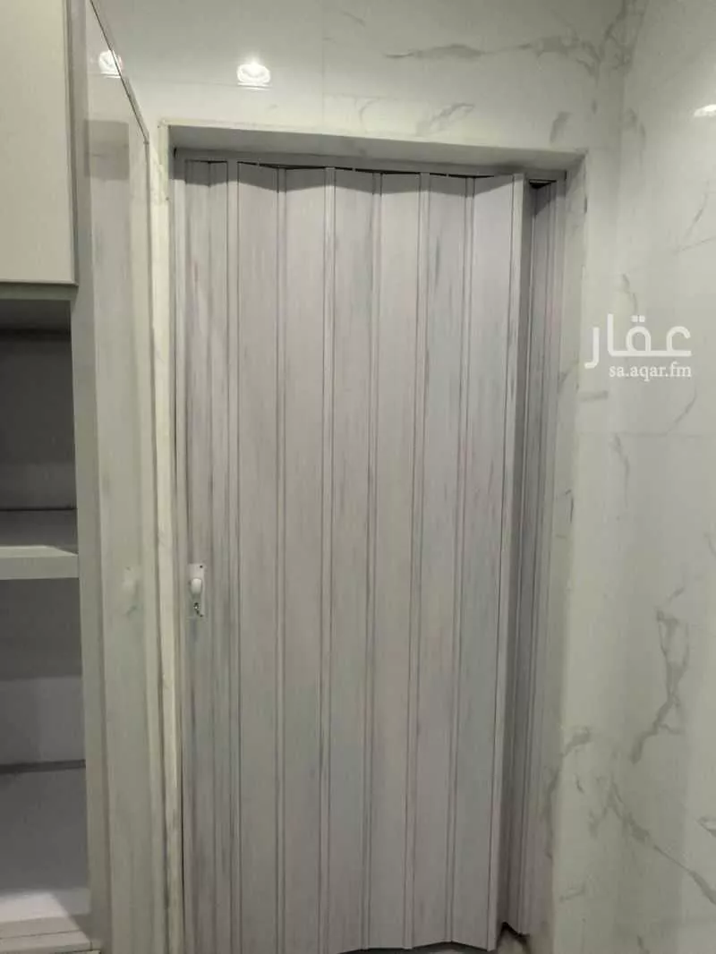 عمارة 600 م² في الوزارات 8