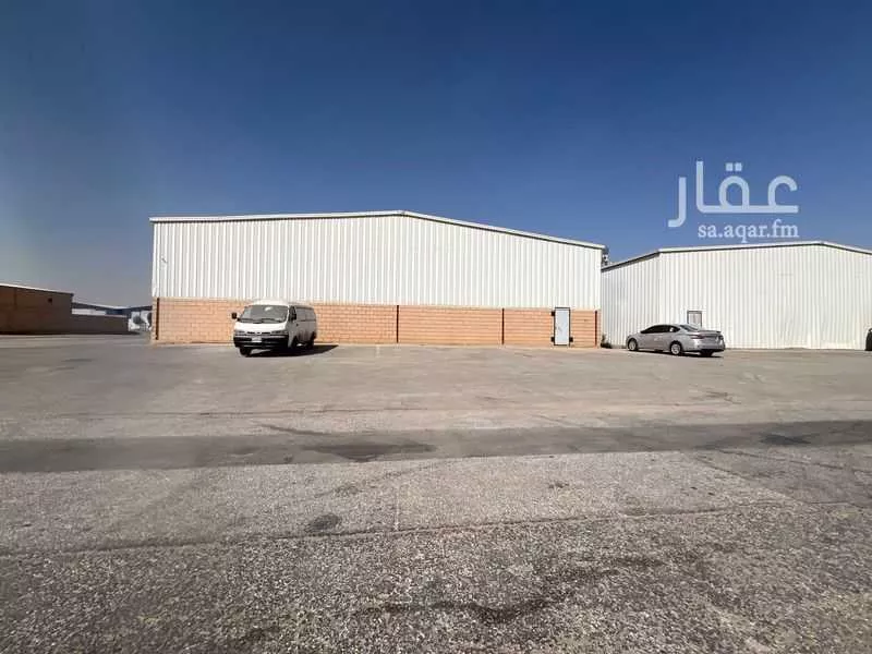 مستودع 3640 م² في السلي 9