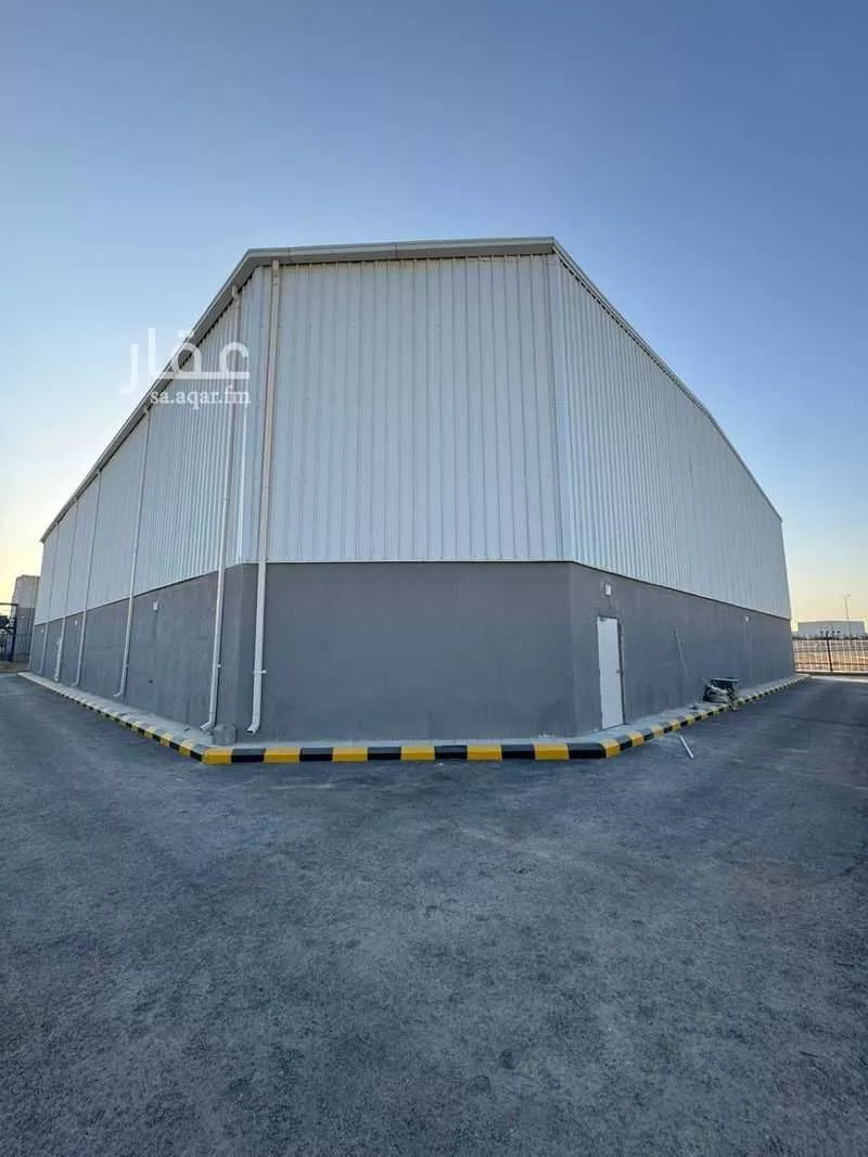 1977 sqm warehouse in Riyadh 9