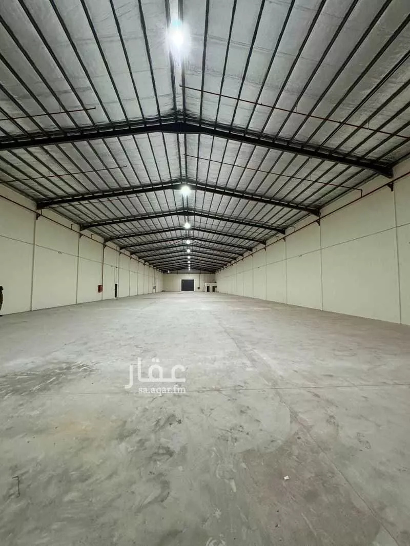 مستودع 4927 م² في الغنامية 4