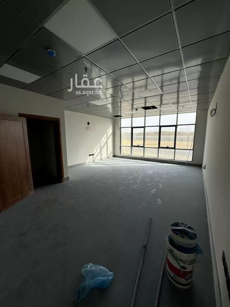 مستودع 4250 م² في طيبة 6