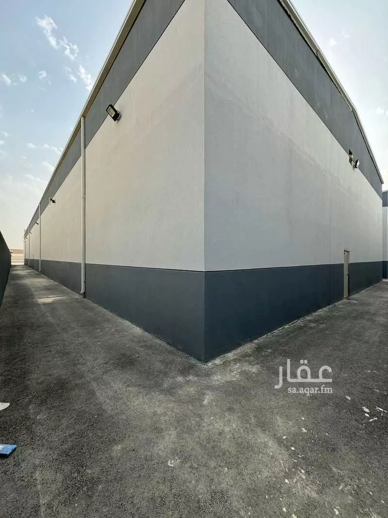 مستودع 4250 م² في طيبة 10