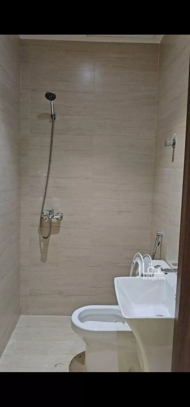 عمارة 250 م² في الضباط 17