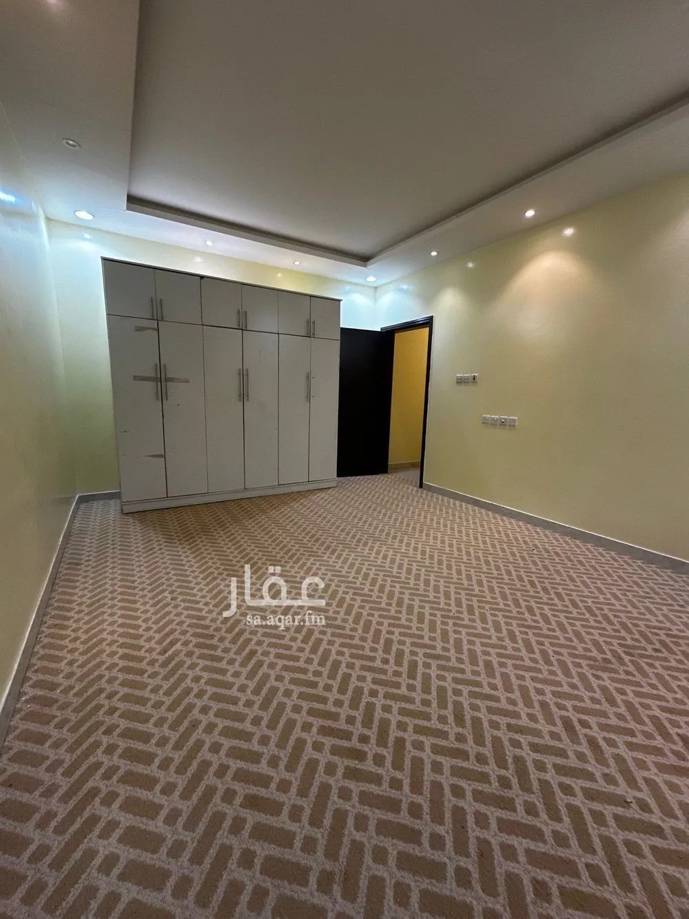 648 sqm building in Dhahrat Laban 14