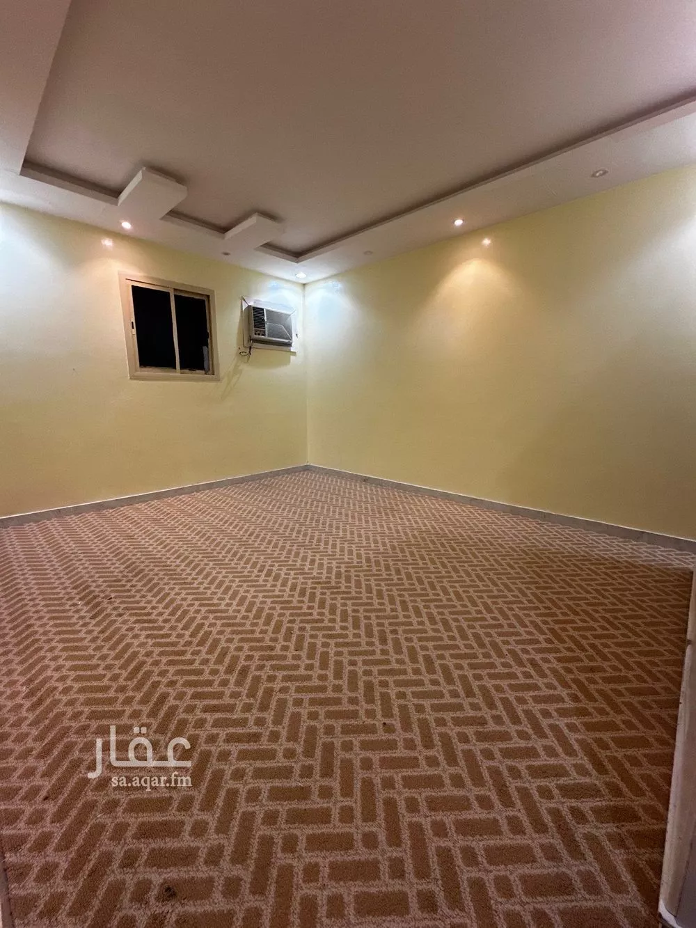 648 sqm building in Dhahrat Laban 15