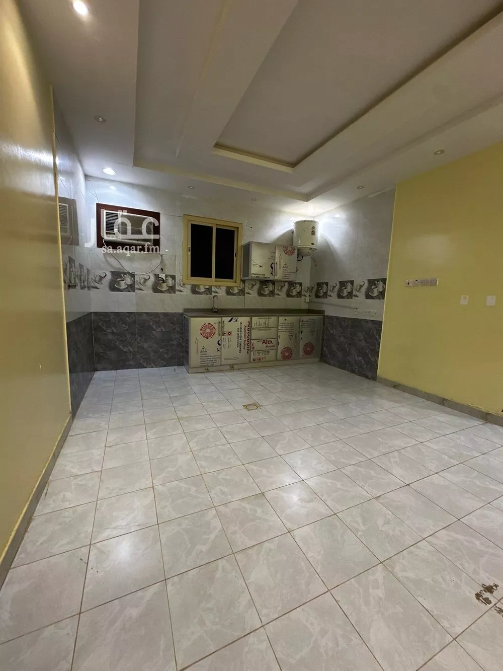 648 sqm building in Dhahrat Laban 17