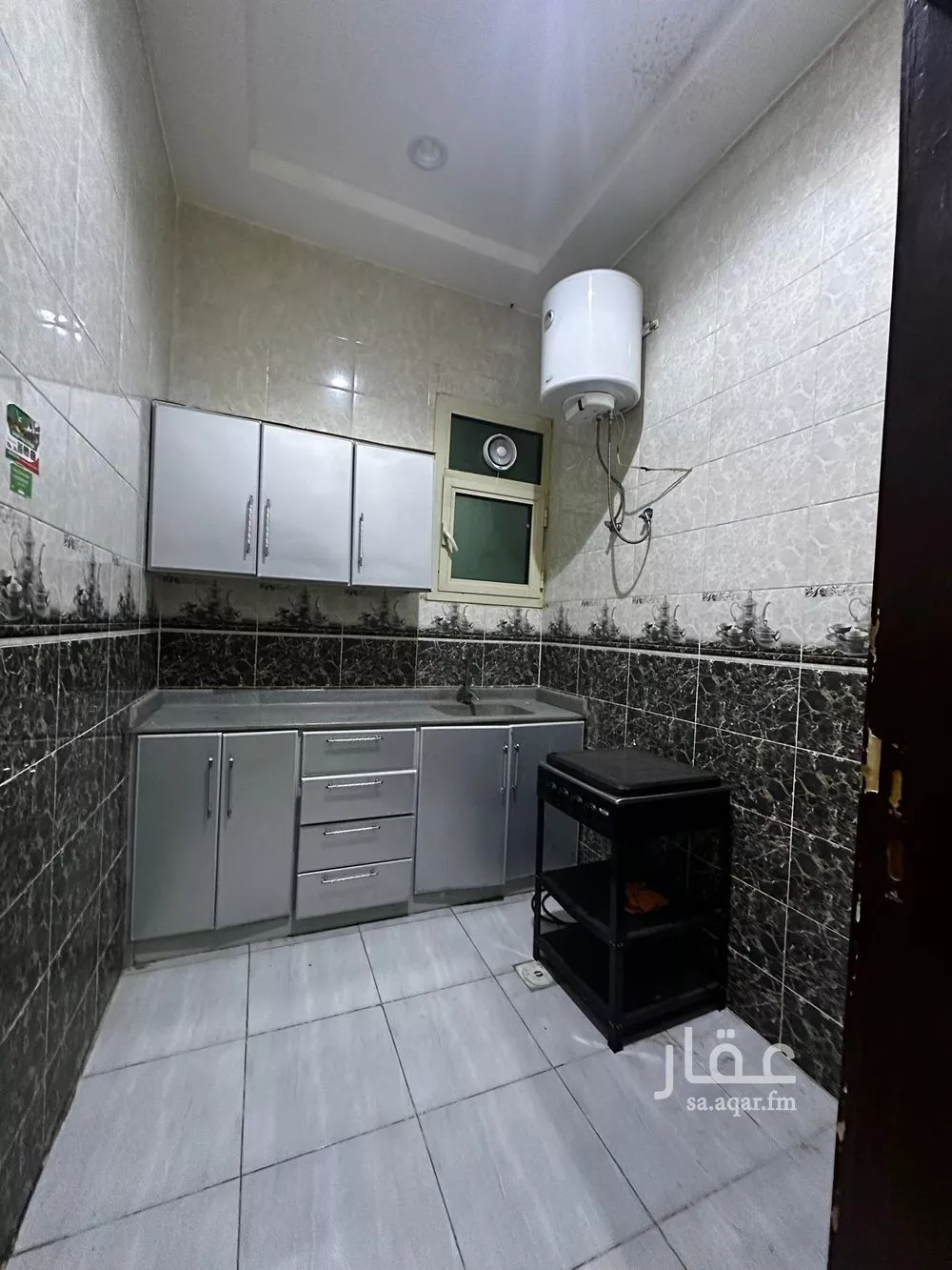 648 sqm building in Dhahrat Laban 4