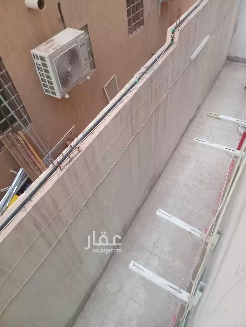 عمارة 1100 م² في الوادي 17