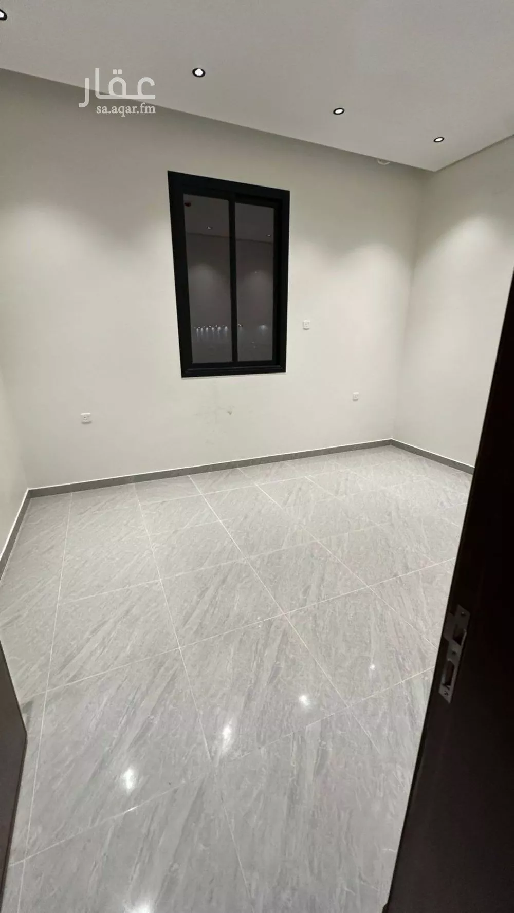 900 sqm building in Dhahrat Laban 2