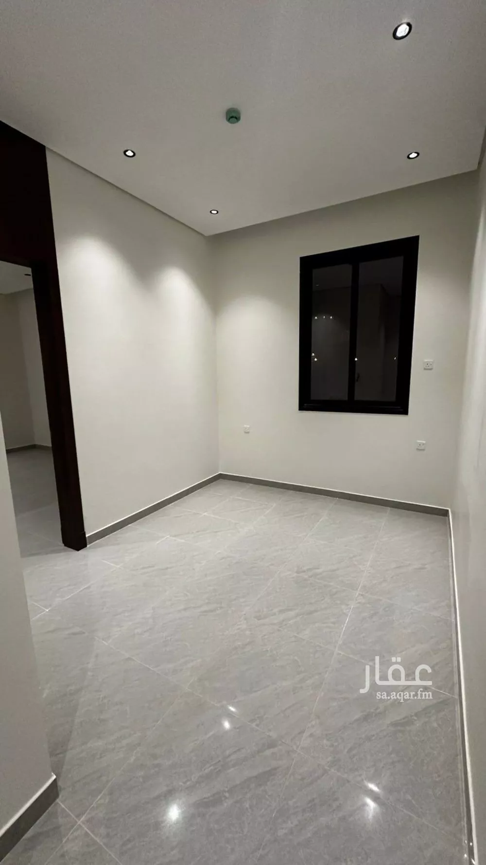 900 sqm building in Dhahrat Laban 6