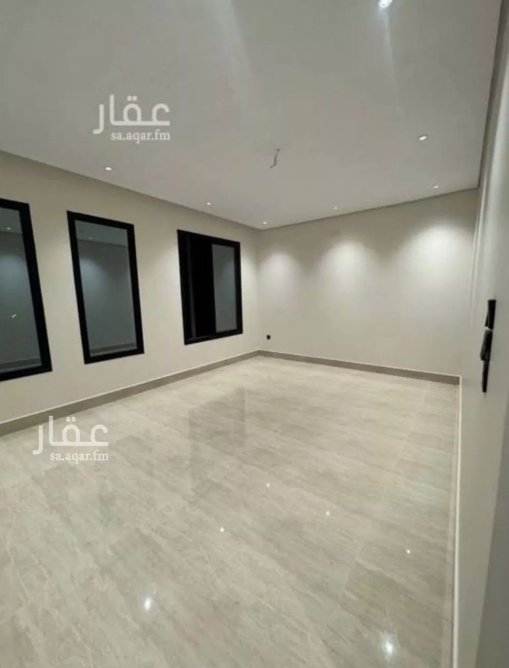 فيلا 7 غرف في الأمواج 3