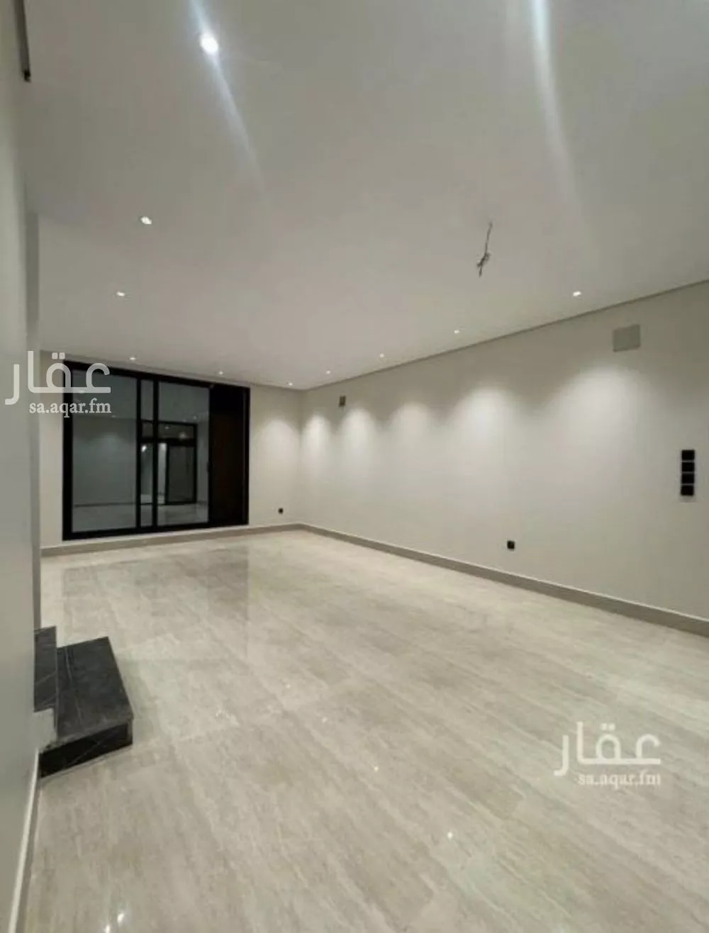 فيلا 7 غرف في الأمواج 4