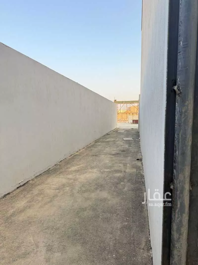 مستودع 450 م² في النظيم 9
