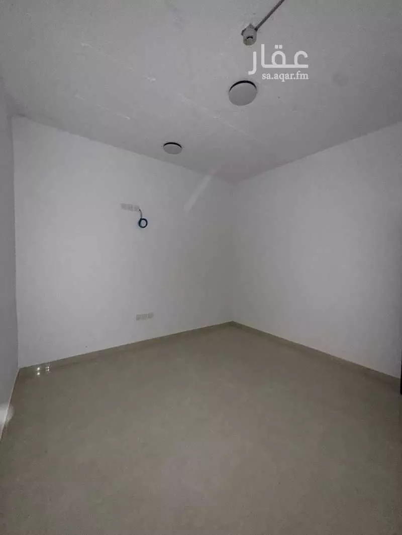 1050 sqm warehouse in An Nadhim 5