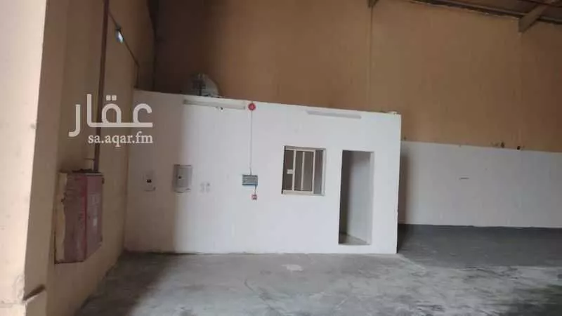 840 sqm warehouse in Al Sulay 4