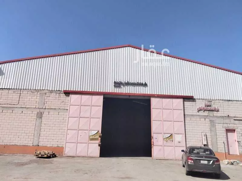 840 sqm warehouse in Al Sulay 6