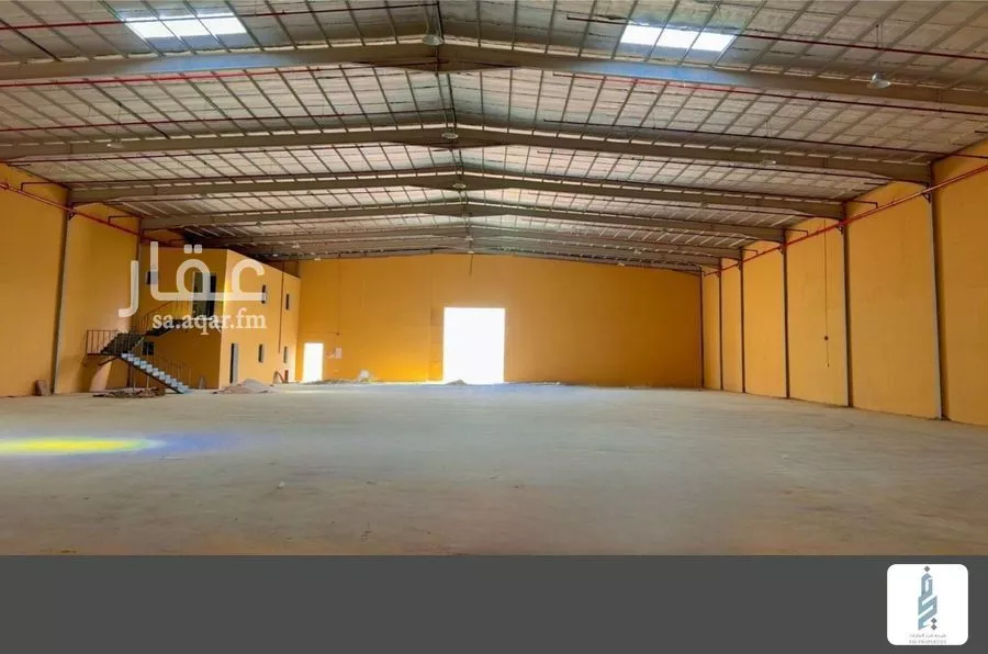 1711 sqm warehouse in Al Sulay 11