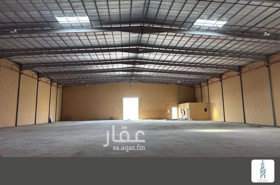 1711 sqm warehouse in Al Sulay 12