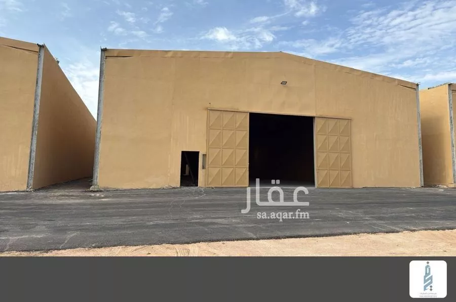 1711 sqm warehouse in Al Sulay 6