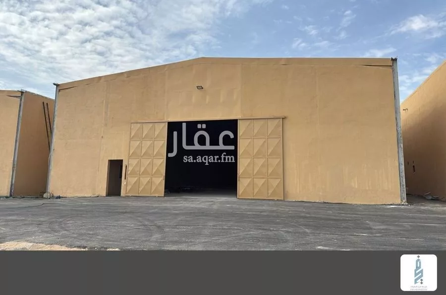 1711 sqm warehouse in Al Sulay 7