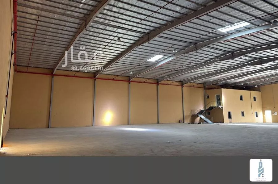 1711 sqm warehouse in Al Sulay 9