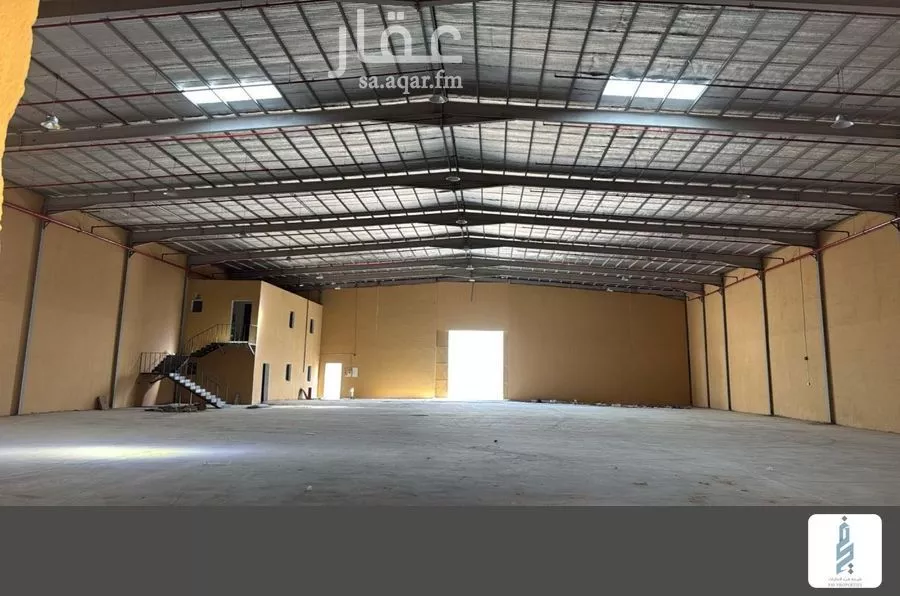 1711 sqm warehouse in Al Sulay 10