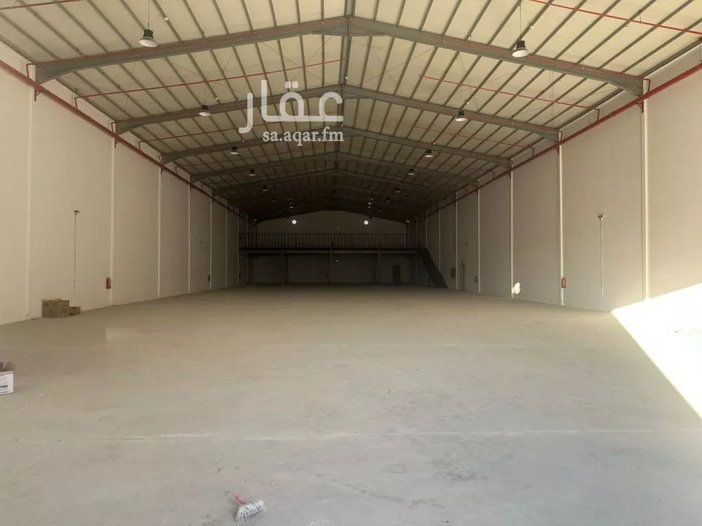 4000 sqm warehouse in Taibah 3
