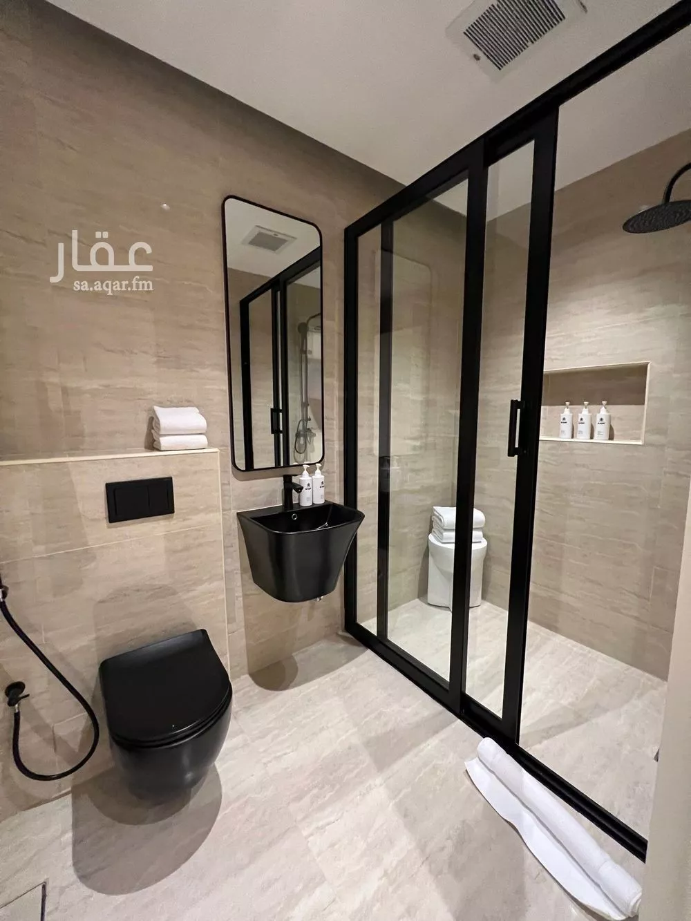 عمارة 3960 م² في الشهداء 13